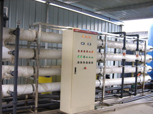 進口反滲透膜組件與LED控制系統在RO反滲透設備中的應用介紹